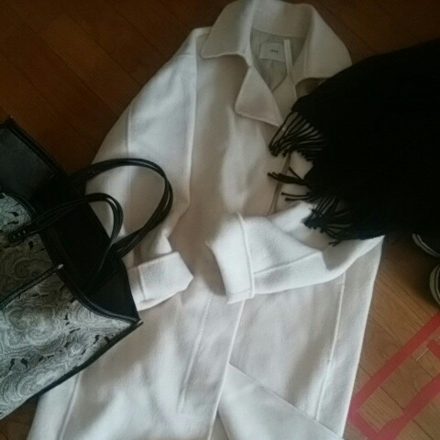 IENA(イエナ)のイエナ　ホワイト　白　ダブルフェイス　コート　ウール　iena レディースのジャケット/アウター(ロングコート)の商品写真