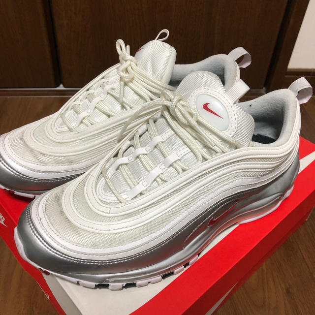 入手困難。NIKE AIR MAX97 ホワイトシルバー