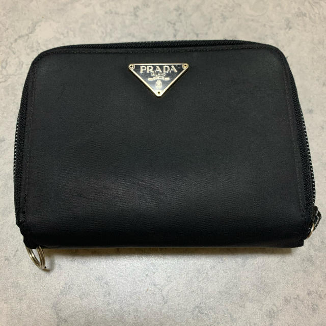 PRADA  財布