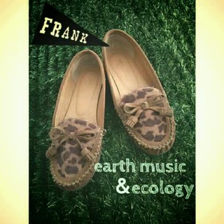 アースミュージックアンドエコロジー(earth music & ecology)のタッセル付♥レオパ柄スエードﾛｰﾌｧｰ(ローファー/革靴)
