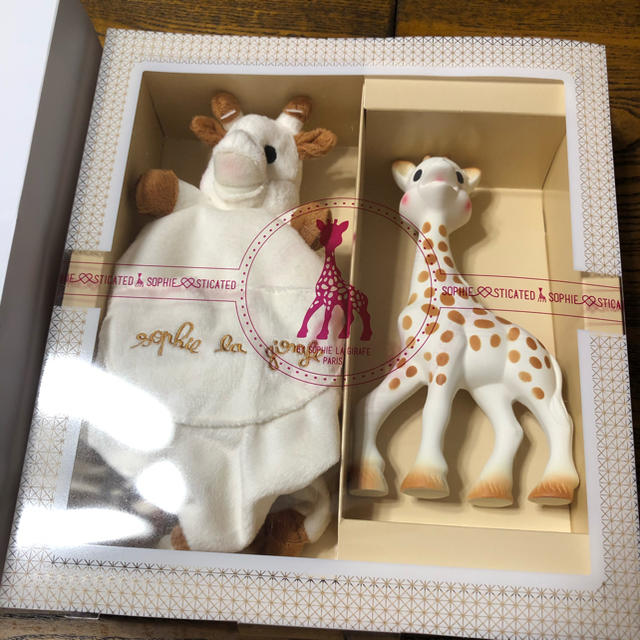 専用　キリンのソフィー　出産のお祝いに キッズ/ベビー/マタニティのおもちゃ(ぬいぐるみ/人形)の商品写真