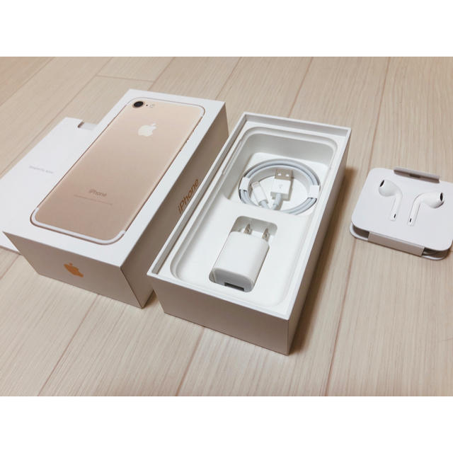 iPhone(アイフォーン)のiPhone7（SIMフリー） スマホ/家電/カメラのスマートフォン/携帯電話(スマートフォン本体)の商品写真