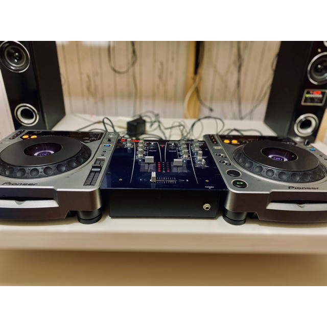 Pioneer(パイオニア)のパイオニア製CDJ-800 2台 (Vestaxミキサー付き) 楽器のDJ機器(CDJ)の商品写真