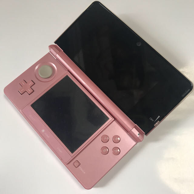 ニンテンドー3DS(ニンテンドー3DS)の電ちゃん様専用　3DS ピンク　ケースandソフト3つセット エンタメ/ホビーのゲームソフト/ゲーム機本体(携帯用ゲーム機本体)の商品写真