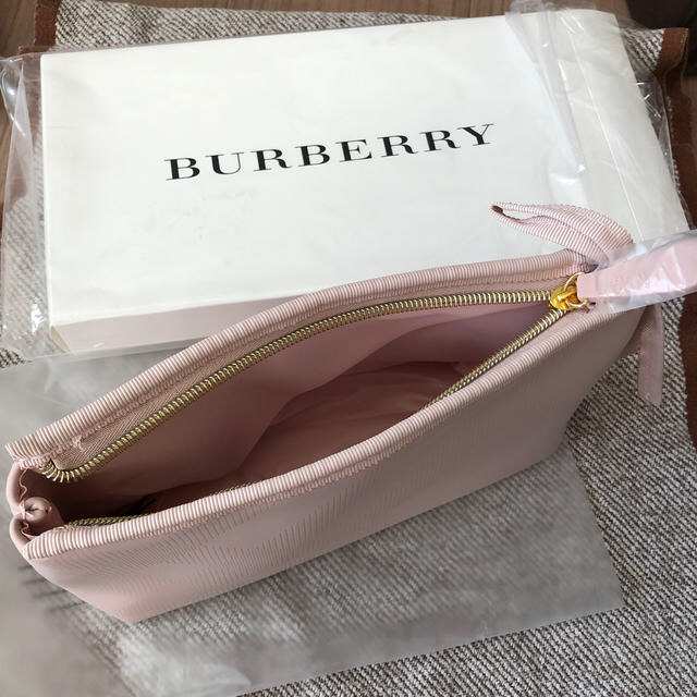 BURBERRY - BURBERRY バーバリー ノベルティ ポーチ ピンクの通販 by HAUKI's shop｜バーバリーならラクマ