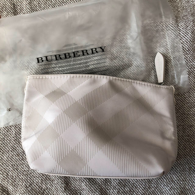 BURBERRY(バーバリー)のBURBERRY バーバリー ノベルティ ポーチ ２点 レディースのファッション小物(ポーチ)の商品写真