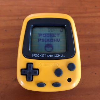 ニンテンドウ(任天堂)のポケットピカチュウ　中古　万歩計　(携帯用ゲーム機本体)