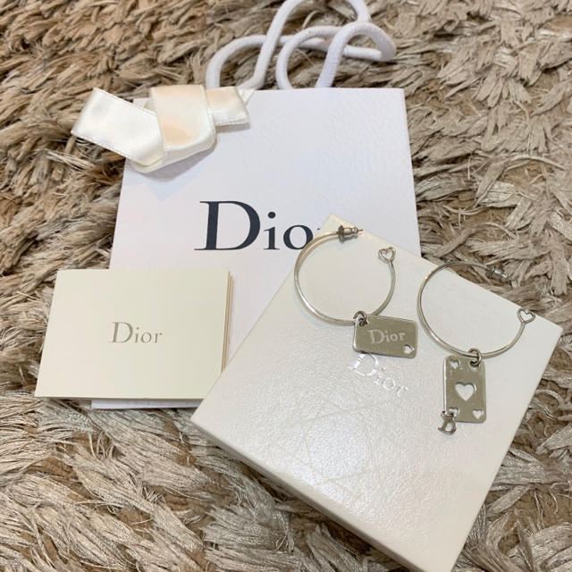 Christian Dior クリスチャンディオール トリプルフェイクパール ゴールド ホワイト メタル フープピアス 耳飾り レディース 401119