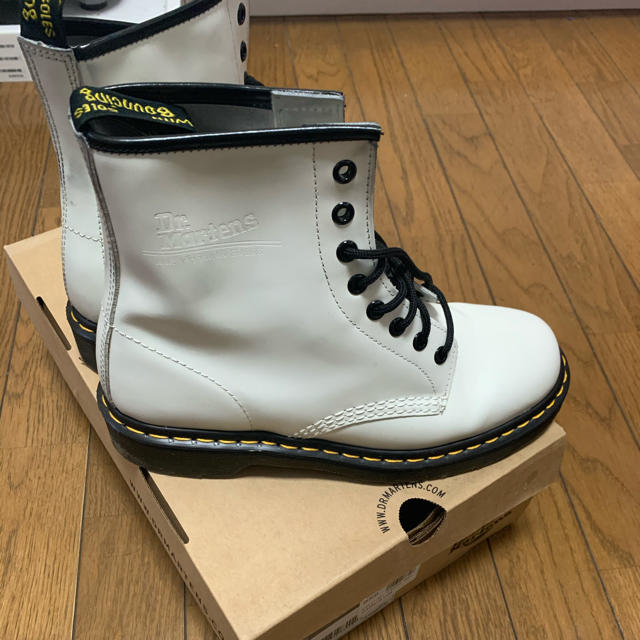 Dr.Martens(ドクターマーチン)のドクターマーチン　1460Z ホワイト　8ホールブーツ　白　white メンズの靴/シューズ(ブーツ)の商品写真