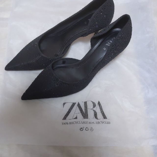 ZARA(ザラ)のZARA パンプス　ラインストーン付き レディースの靴/シューズ(ハイヒール/パンプス)の商品写真