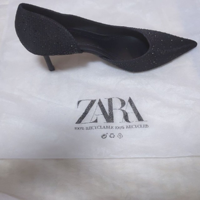 ZARA(ザラ)のZARA パンプス　ラインストーン付き レディースの靴/シューズ(ハイヒール/パンプス)の商品写真