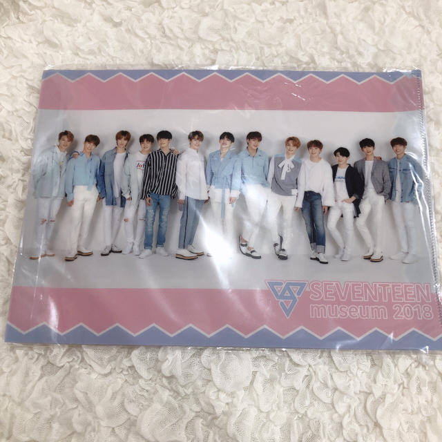 SEVENTEEN(セブンティーン)のSEVENTEEN クリアファイル エンタメ/ホビーのタレントグッズ(アイドルグッズ)の商品写真