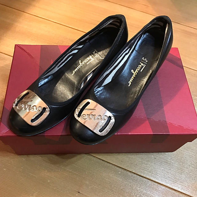 Ferragamo(フェラガモ)のお値下げ マイフェラガモ パンプス 美品 レディースの靴/シューズ(ハイヒール/パンプス)の商品写真