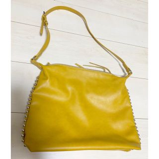 ザラ(ZARA)のZARA ザラ ショルダー スタッズ バッグ イエロー マスタード(ショルダーバッグ)