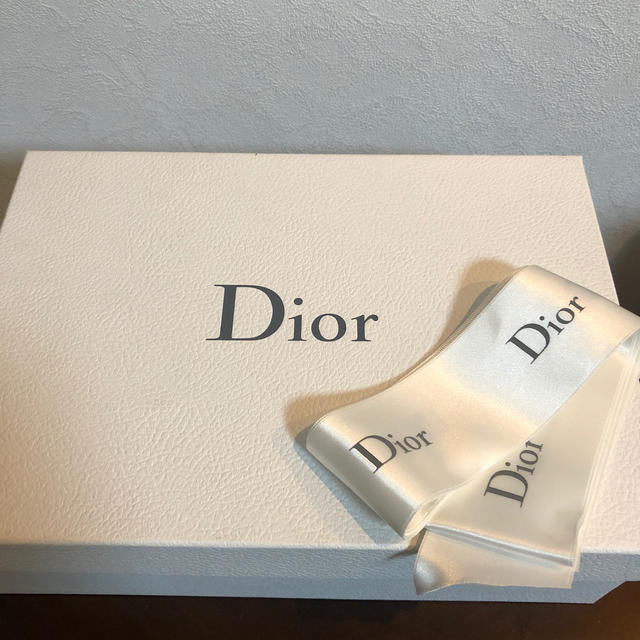 Dior(ディオール)のDIOR ディオール　ペアマグカップ　新品未使用 インテリア/住まい/日用品のキッチン/食器(グラス/カップ)の商品写真