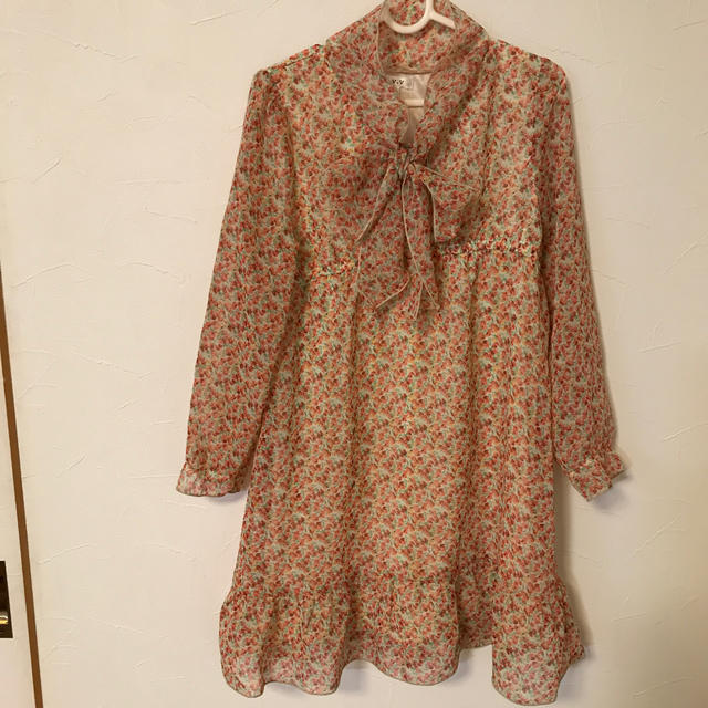 a.v.v(アーヴェヴェ)のa.v.v 花柄 ワンピース 120 女児 キッズ/ベビー/マタニティのキッズ服女の子用(90cm~)(ワンピース)の商品写真