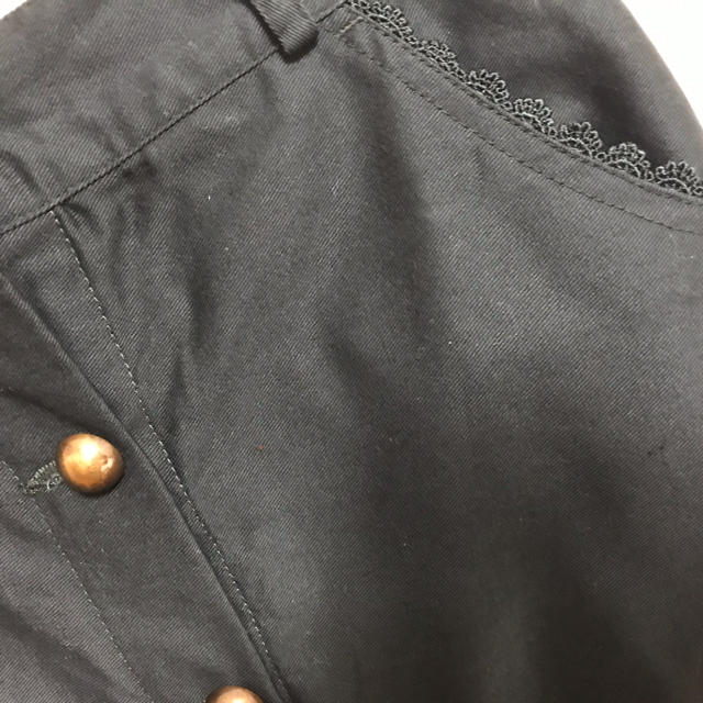axes femme(アクシーズファム)の裾刺繍ボタン付きスカート レディースのスカート(ロングスカート)の商品写真