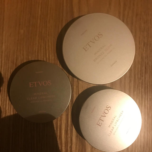 ETVOS(エトヴォス)のエトヴォス　チーク二色、ブロンズグロウ コスメ/美容のベースメイク/化粧品(チーク)の商品写真