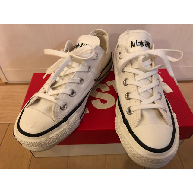 CONVERSE(コンバース)の大値下げ！コンバース シューズ ほぼ新品  定価約1万2000円 レディースの靴/シューズ(スニーカー)の商品写真