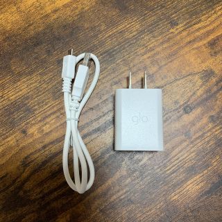 グロー(glo)のglo充電器【新品未使用】(バッテリー/充電器)