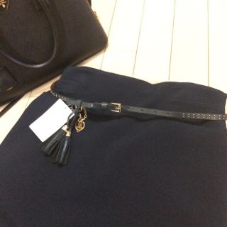 ランバンオンブルー(LANVIN en Bleu)のランバン細ベルトフリンジチャーム新品(ベルト)