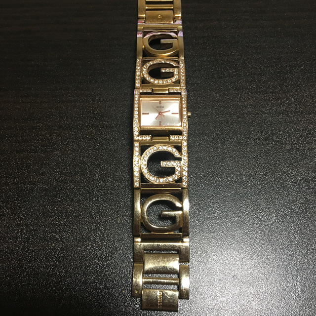 GUESS(ゲス)のguess腕時計ゴールド レディースのファッション小物(腕時計)の商品写真