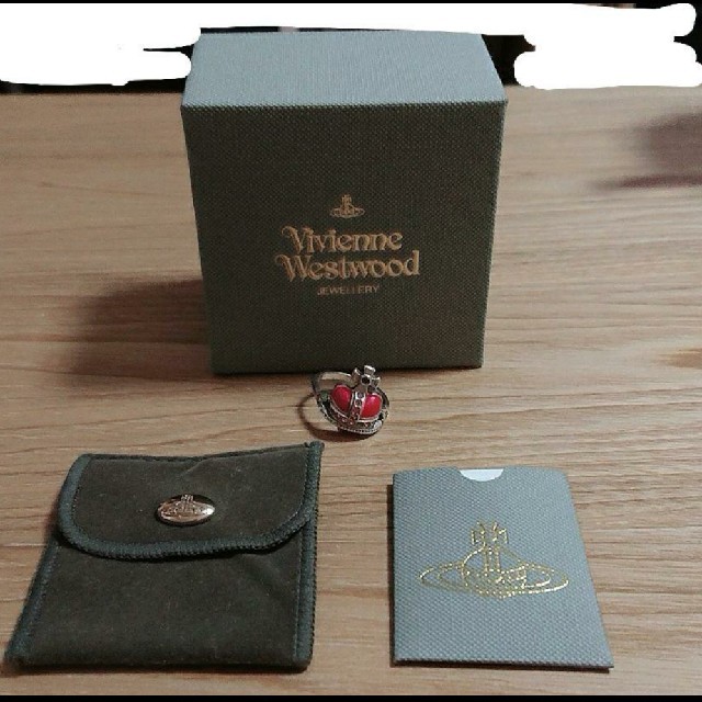 Vivienne Westwood(ヴィヴィアンウエストウッド)のヴィヴィアン ウエストウッド リング シルバー ハート 箱付き 袋付き レディースのアクセサリー(リング(指輪))の商品写真