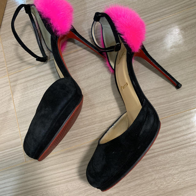 Christian Louboutin(クリスチャンルブタン)のパンプス サンダル christian louboutin ファー ピンク レディースの靴/シューズ(ハイヒール/パンプス)の商品写真