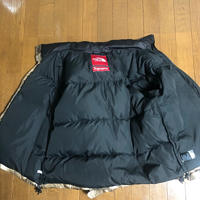 Supreme(シュプリーム)のシュプリーム　ヌプシ　Nuptse  ダウンジャケット 13aw　 メンズのジャケット/アウター(ダウンジャケット)の商品写真