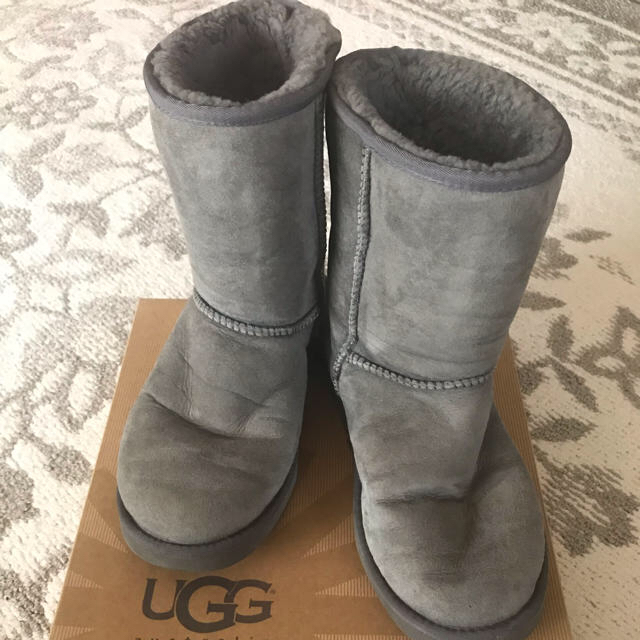 UGG(アグ)のUGG クラシックショート グレー レディースの靴/シューズ(ブーツ)の商品写真