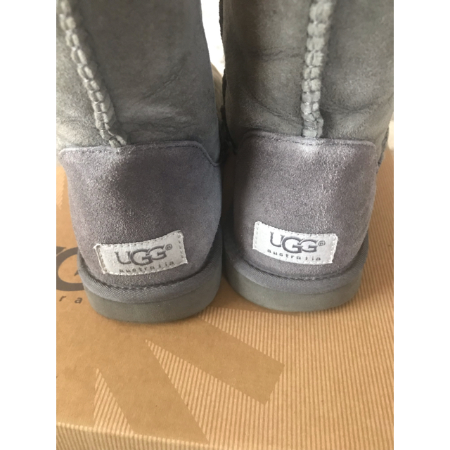 UGG(アグ)のUGG クラシックショート グレー レディースの靴/シューズ(ブーツ)の商品写真