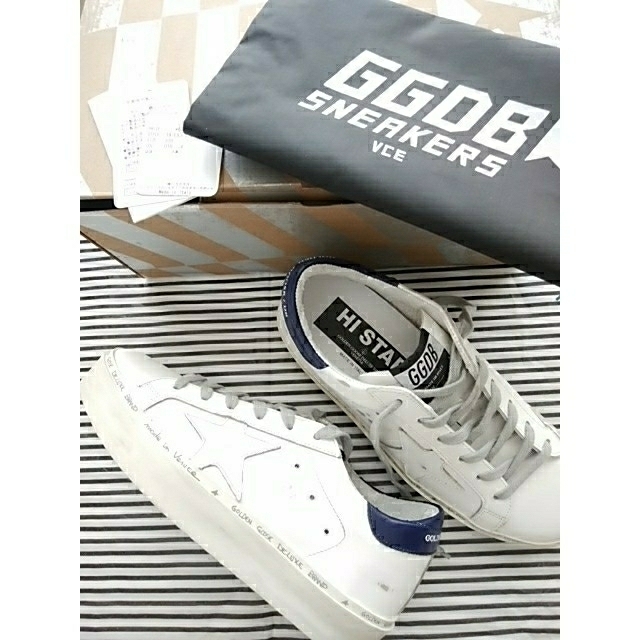 GOLDEN GOOSE(ゴールデングース)のGOLDEN GOOSE WHITE SNEAKERS レディースの靴/シューズ(スニーカー)の商品写真