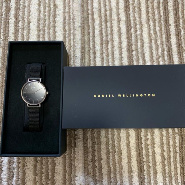 Daniel Wellington(ダニエルウェリントン)のダニエルウェリントン 黒 28mm レディースのファッション小物(腕時計)の商品写真
