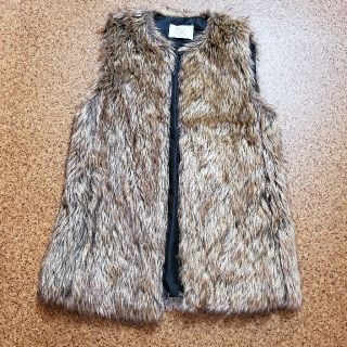 ベルシュカ(Bershka)の美品　ベルシュカ　ファーベスト(ベスト/ジレ)