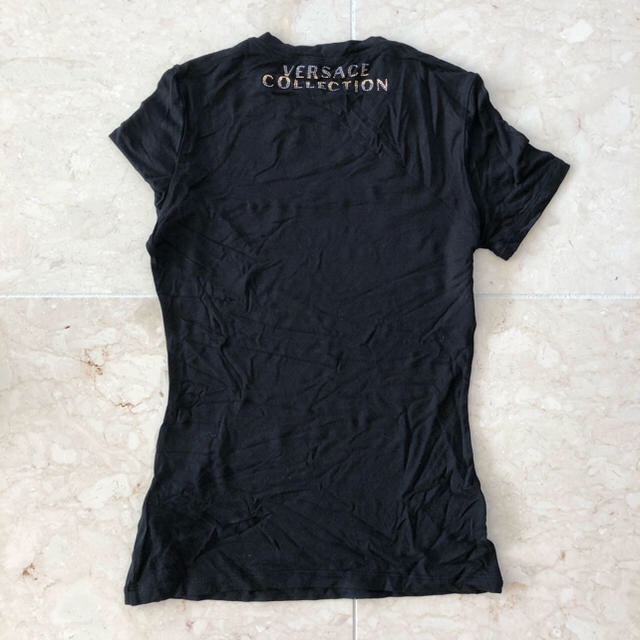 VERSACE(ヴェルサーチ)のk様専用　VERSACE collection メデューサ　ゴールド　Tシャツ レディースのトップス(Tシャツ(半袖/袖なし))の商品写真