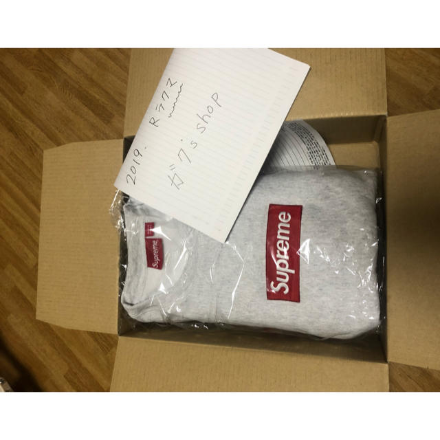 Supreme(シュプリーム)のsupreme box logo sweat Mサイズ グレー 送料無料 メンズのトップス(スウェット)の商品写真