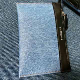 バレンシアガ(Balenciaga)のポーチ付き BALENCIAGA ボディーバック(ボディーバッグ)