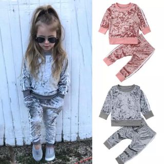 ザラキッズ(ZARA KIDS)のお値下げ  新品 ベルベット クールなセットアップ レッド100(パジャマ)