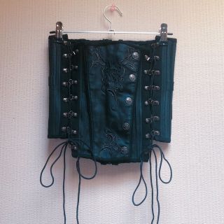 オッズオン(OZZON)の編み上げ刺繍コルセット(ベルト)