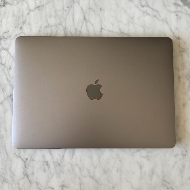 MacBook Pro 2016/13インチ/メモリ16GB/1TB SSD MacBook Pro 2016/13インチ/メモリ16GB/1TB SSD