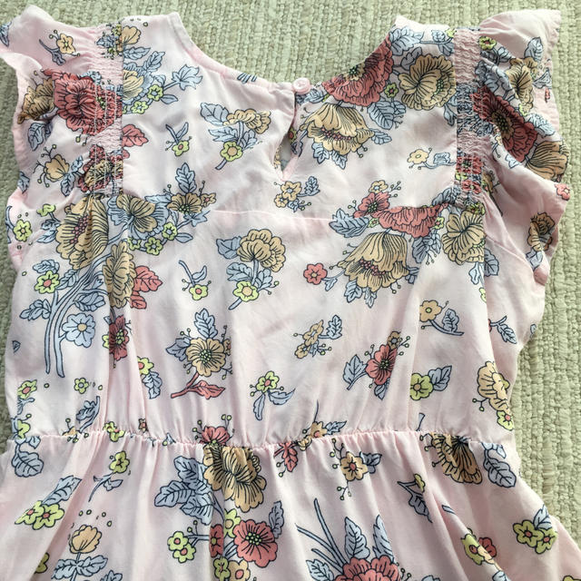 GAP Kids(ギャップキッズ)の花柄ワンピース120 キッズ/ベビー/マタニティのキッズ服女の子用(90cm~)(ワンピース)の商品写真