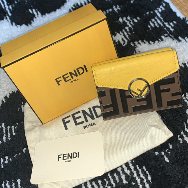 正規品　FENDI 財布