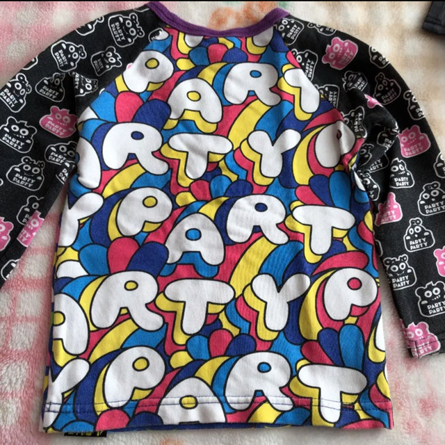 PARTYPARTY(パーティーパーティー)の90 party party ロンT 2枚セット　総柄　重ね着風　オズワルド キッズ/ベビー/マタニティのキッズ服男の子用(90cm~)(Tシャツ/カットソー)の商品写真