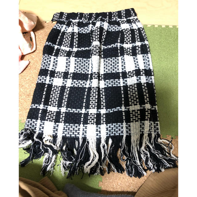PAGEBOY(ページボーイ)の黒チェックスカート レディースのスカート(ひざ丈スカート)の商品写真