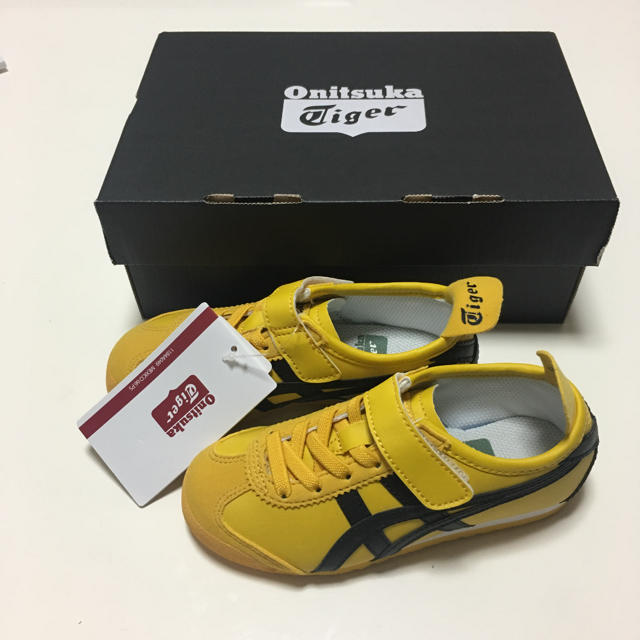 Onitsuka Tiger(オニツカタイガー)の週末限定値下げ☆ 新品 オニツカタイガー 17cm スニーカー イエロー キッズ/ベビー/マタニティのキッズ靴/シューズ(15cm~)(スニーカー)の商品写真