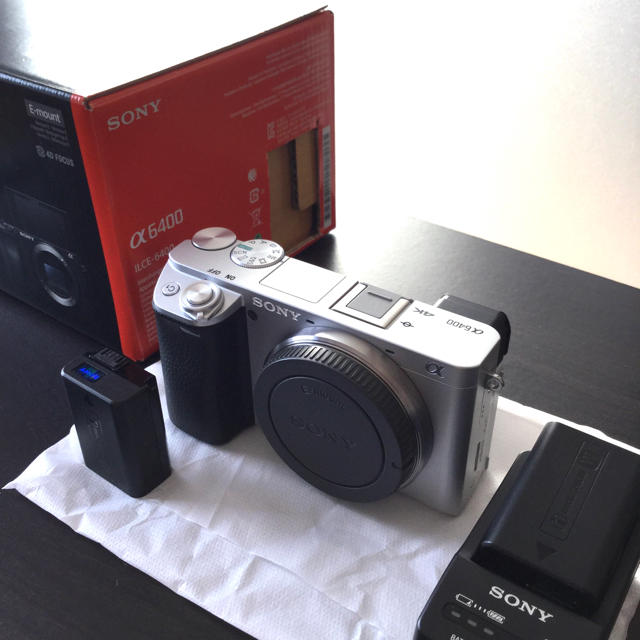 【最終値下げ】SONY α6400 ボディ スマホ/家電/カメラのカメラ(ミラーレス一眼)の商品写真