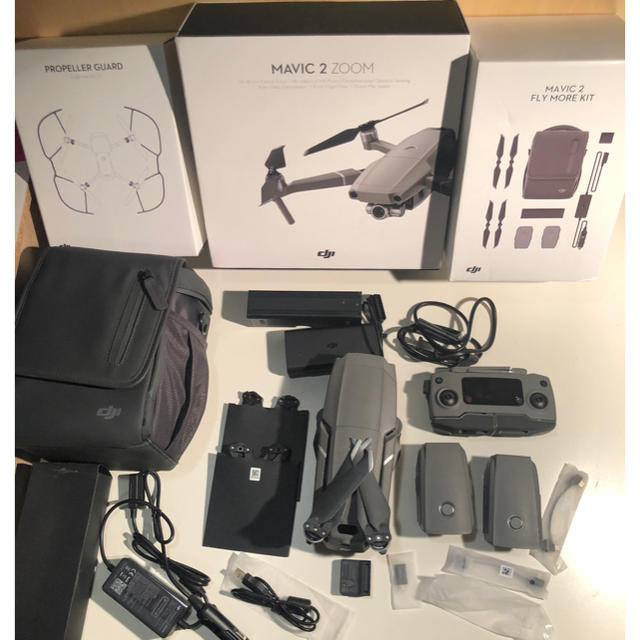 DJI MAVIC2 zoom ドローン　fly more kit 付属航空機