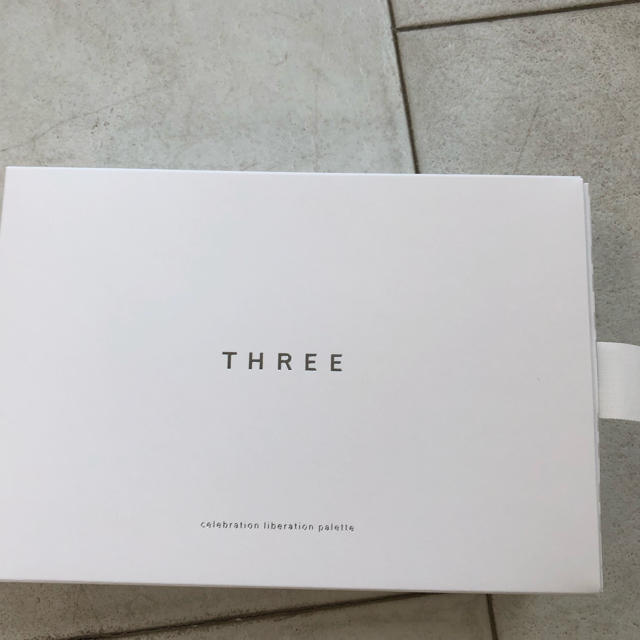 THREE(スリー)の抜き取りなし　X02 THREE セレブレーションリベーションパレット　 コスメ/美容のキット/セット(コフレ/メイクアップセット)の商品写真