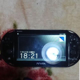 プレイステーションヴィータ(PlayStation Vita)のPlayStation®Vita（PCH-2000シリーズ） Wi-Fiモデル…(携帯用ゲーム機本体)