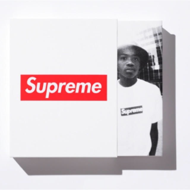 Supreme(シュプリーム)の先行発売限定50 Supreme (Vol 2) シュプリーム フォトブック 本 メンズのトップス(Tシャツ/カットソー(半袖/袖なし))の商品写真